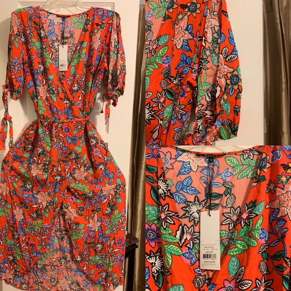Dresses & Skirts - Classic Spring Wrap dress size 8